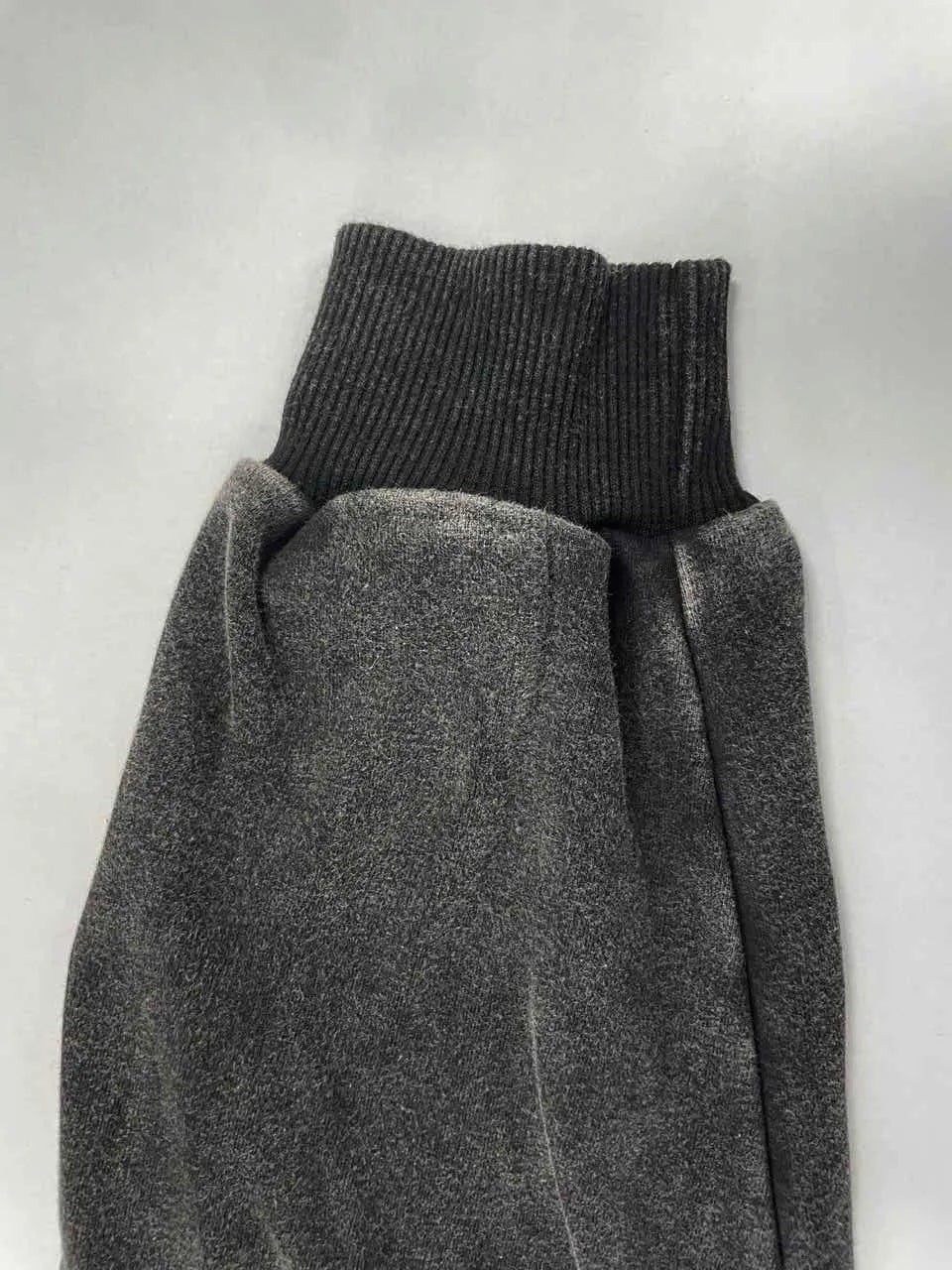 Men's Washed Distressed Cotton Basic Round Neck Long-sleeved Sweatshirt